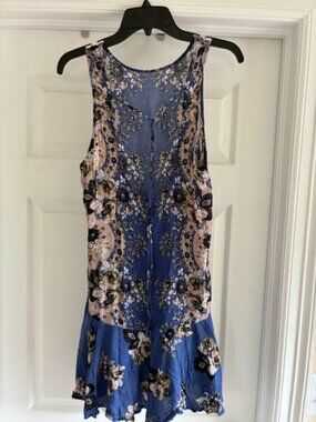 Free People Intimately Nighty, sz Med, good condition.  Boho blue floral print!